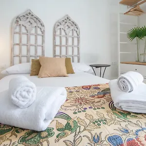 apartamentos-las-musas-de-cadiz.es-andalucia.com/